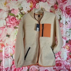 Universal thread 🧵 teddy sweater